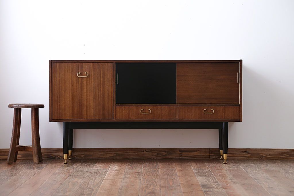 ヴィンテージ家具　北欧ビンテージ　ミッドセンチュリー　G-PLAN　サイドボード