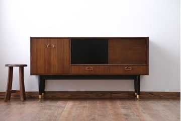 ヴィンテージ家具　北欧ビンテージ　ミッドセンチュリー　G-PLAN　サイドボード