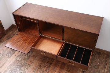 ヴィンテージ家具　北欧ビンテージ　ミッドセンチュリー　G-PLAN　サイドボード