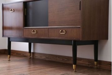 ヴィンテージ家具　北欧ビンテージ　ミッドセンチュリー　G-PLAN　サイドボード