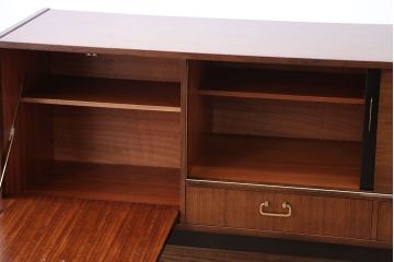 ヴィンテージ家具　北欧ビンテージ　ミッドセンチュリー　G-PLAN　サイドボード