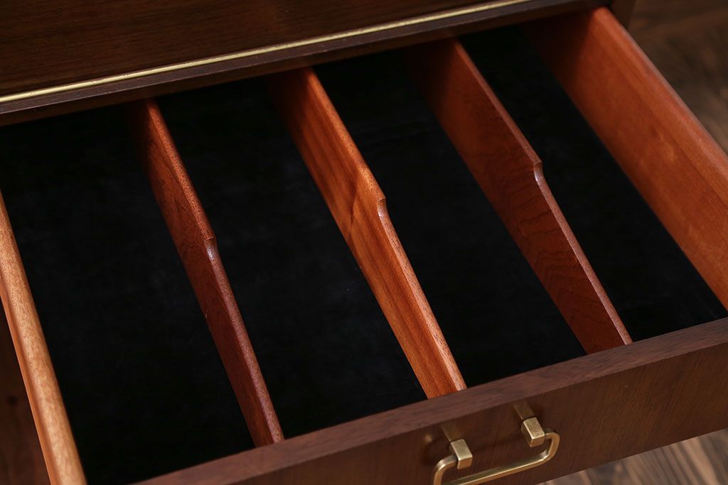 ヴィンテージ家具　北欧ビンテージ　ミッドセンチュリー　G-PLAN　サイドボード