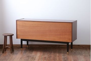 ヴィンテージ家具　北欧ビンテージ　ミッドセンチュリー　G-PLAN　サイドボード