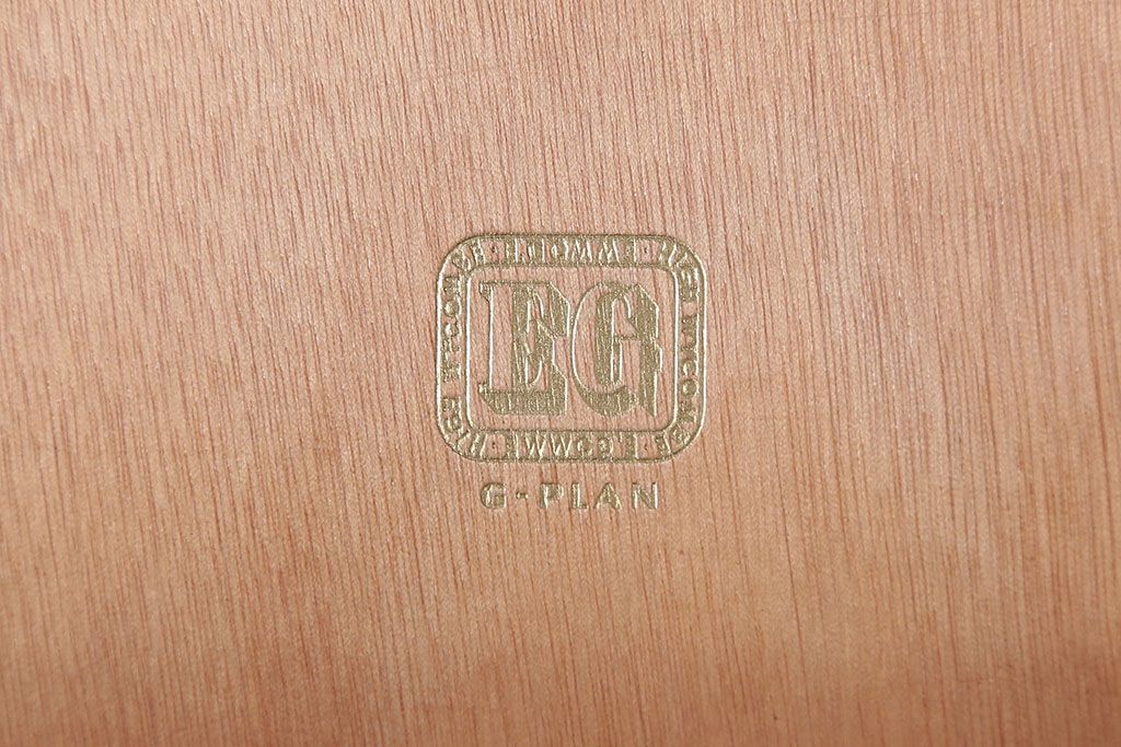 ヴィンテージ家具　北欧ビンテージ　ミッドセンチュリー　G-PLAN　サイドボード