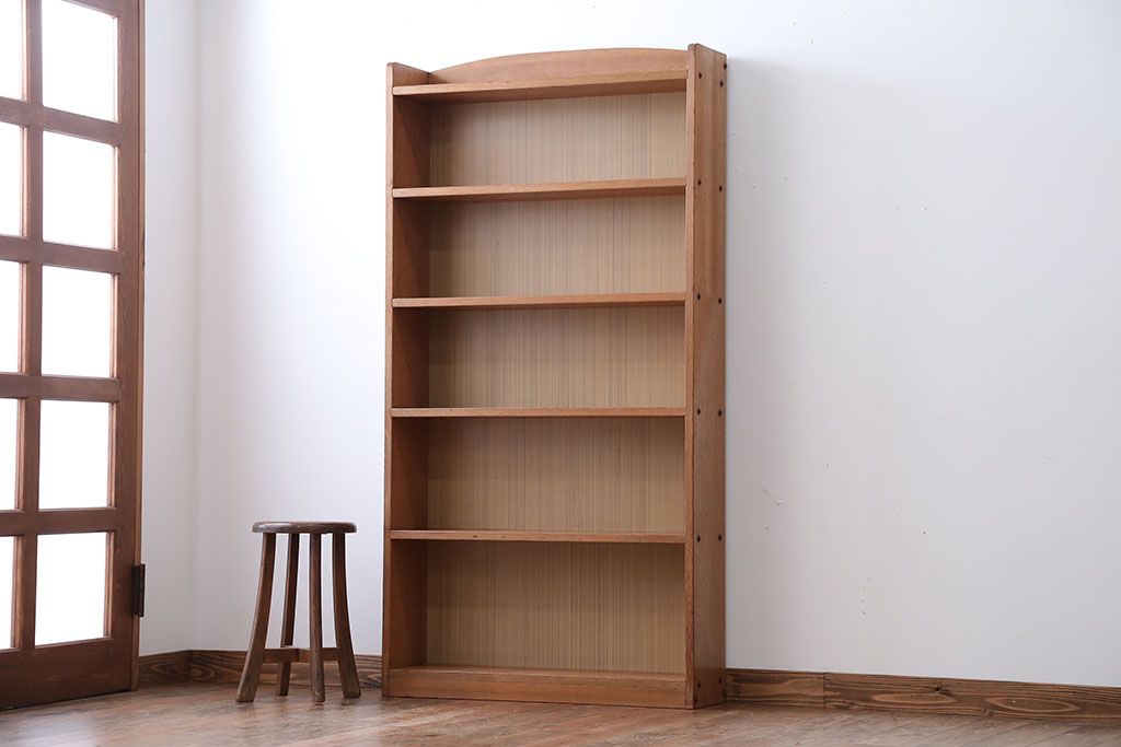 レトロ家具　アンティーク　古い木製のレトロな本棚