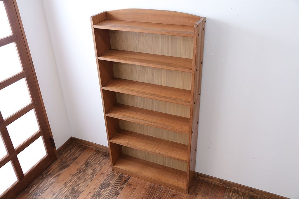 レトロ家具　アンティーク　古い木製のレトロな本棚