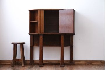 アンティーク家具　イギリスアンティーク　オーク材のヘキサゴンキャビネット