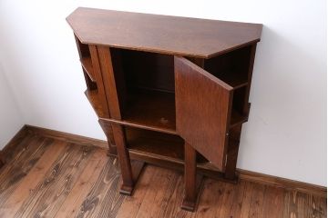 アンティーク家具　イギリスアンティーク　オーク材のヘキサゴンキャビネット