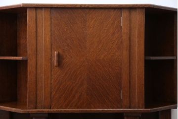 アンティーク家具　イギリスアンティーク　オーク材のヘキサゴンキャビネット