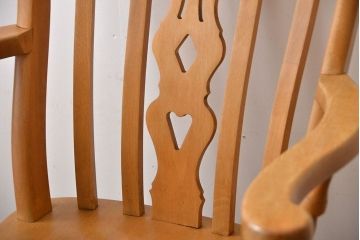 アンティーク家具　イギリスアンティーク　ゆったりとした大きなアームチェア