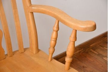 アンティーク家具　イギリスアンティーク　ゆったりとした大きなアームチェア