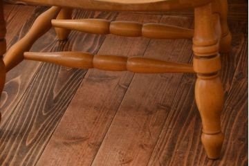 アンティーク家具　イギリスアンティーク　ゆったりとした大きなアームチェア