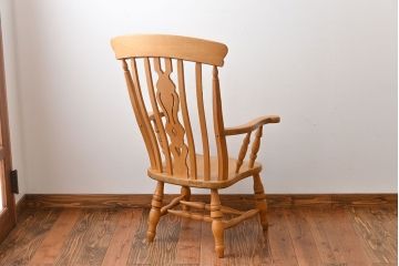 アンティーク家具　イギリスアンティーク　ゆったりとした大きなアームチェア