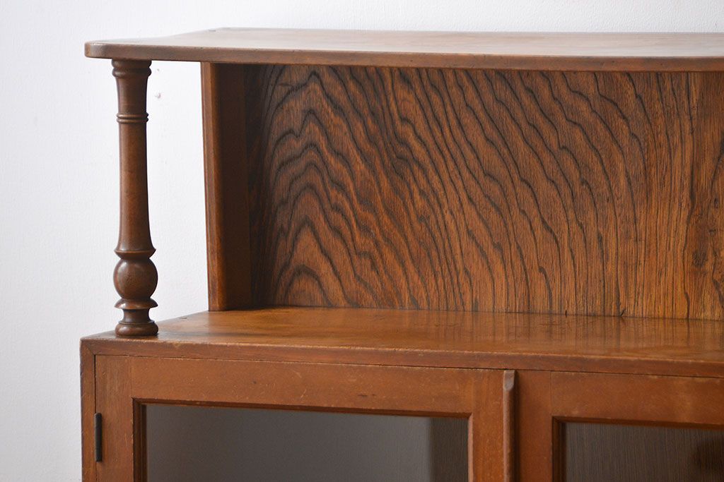 レトロ家具　昭和レトロ　飾り棚付き!古い木製の本箱