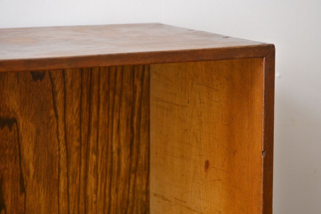 レトロ家具　昭和レトロ　飾り棚付き!古い木製の本箱