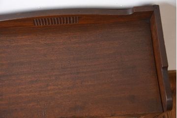 アンティーク家具　和製アンティーク 透かし彫りがモダンなダイヤガラス入り本箱