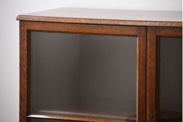 アンティーク家具　イギリスアンティーク　シンプルでおしゃれな脚付きブックケース