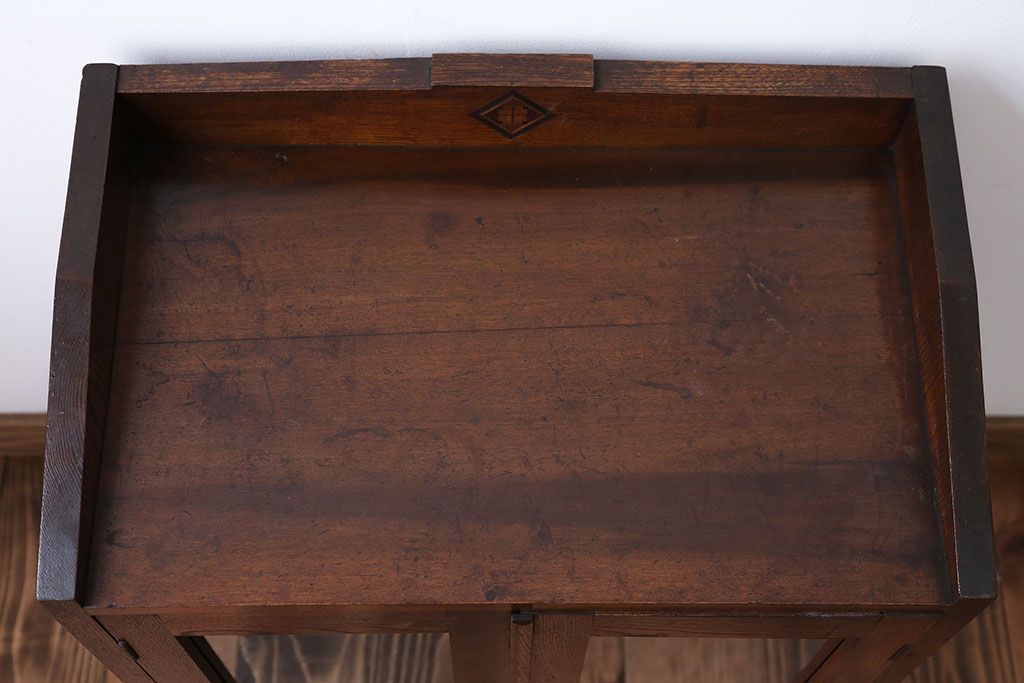 アンティーク家具　和製アンティーク　とても小さな古い木製の本箱
