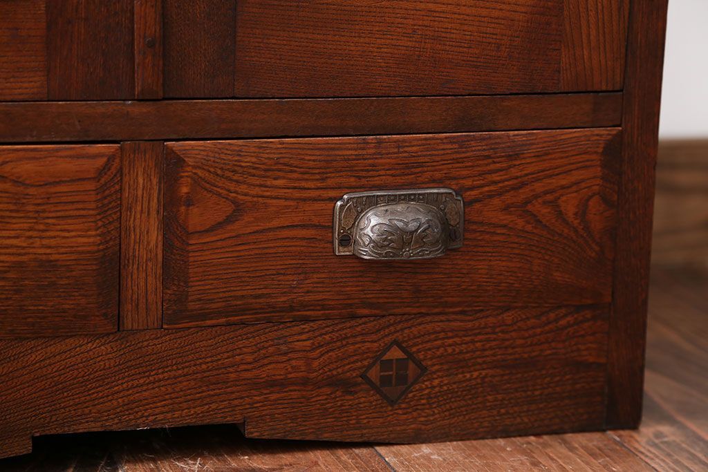 アンティーク家具　和製アンティーク　とても小さな古い木製の本箱