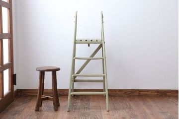 アンティーク雑貨　イギリスアンティーク　おしゃれなペイントステップラダー