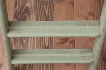 アンティーク雑貨　イギリスアンティーク　おしゃれなペイントステップラダー