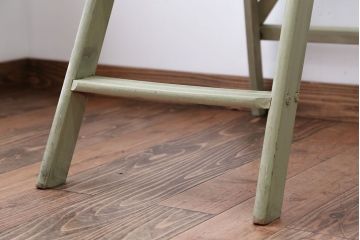 アンティーク雑貨　イギリスアンティーク　おしゃれなペイントステップラダー