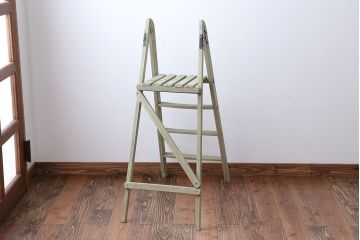 アンティーク雑貨　イギリスアンティーク　おしゃれなペイントステップラダー