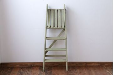 アンティーク雑貨　イギリスアンティーク　おしゃれなペイントステップラダー