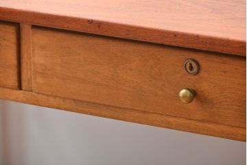 アンティーク家具　【イギリスアンティーク・ダイニングテーブル】　古い木製のシンプルなダイニングテーブル(デスク)