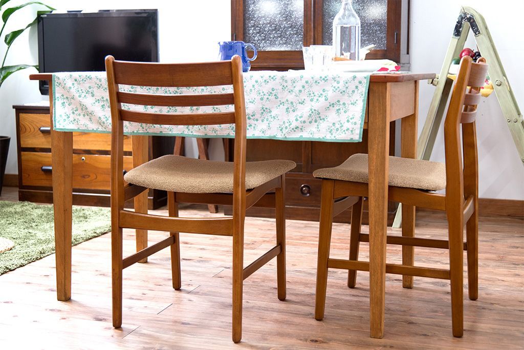 ヴィンテージ家具　北欧ビンテージ　チーク材のお洒落なダイニングチェア(2)