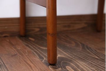 ヴィンテージ家具　北欧ビンテージ　チーク材のお洒落なダイニングチェア(2)