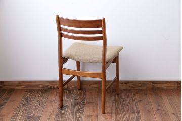 ヴィンテージ家具　北欧ビンテージ　チーク材のお洒落なダイニングチェア(2)