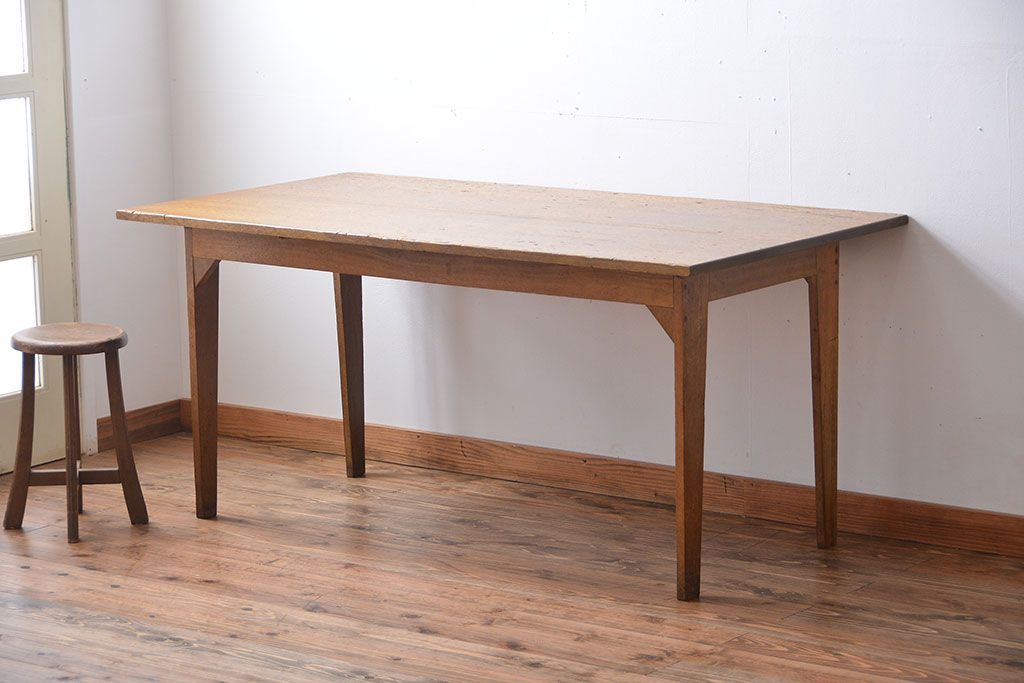 アンティーク家具　アンティーク　ナチュラルな木味の古いシンプルなダイニングテーブル