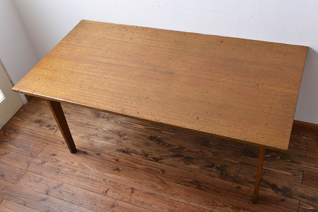 アンティーク家具　アンティーク　ナチュラルな木味の古いシンプルなダイニングテーブル