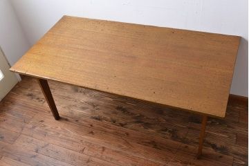 アンティーク家具　アンティーク　ナチュラルな木味の古いシンプルなダイニングテーブル