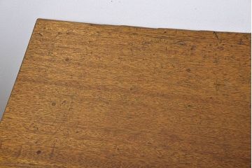 アンティーク家具　アンティーク　ナチュラルな木味の古いシンプルなダイニングテーブル