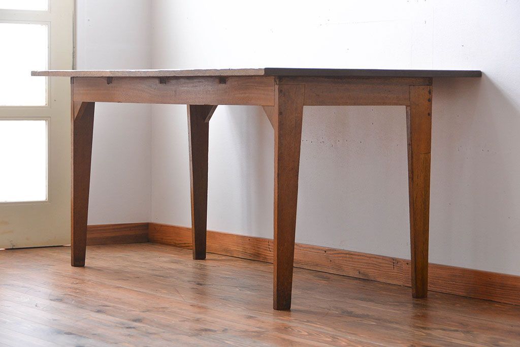 アンティーク家具　アンティーク　ナチュラルな木味の古いシンプルなダイニングテーブル