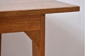 アンティーク家具　アンティーク　ナチュラルな木味の古いシンプルなダイニングテーブル