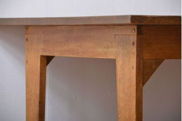 アンティーク家具　アンティーク　ナチュラルな木味の古いシンプルなダイニングテーブル
