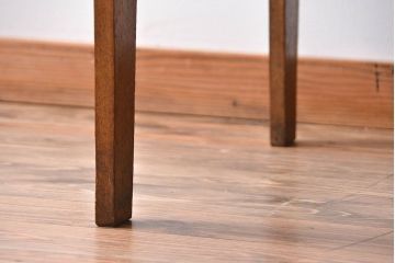 アンティーク家具　アンティーク　ナチュラルな木味の古いシンプルなダイニングテーブル