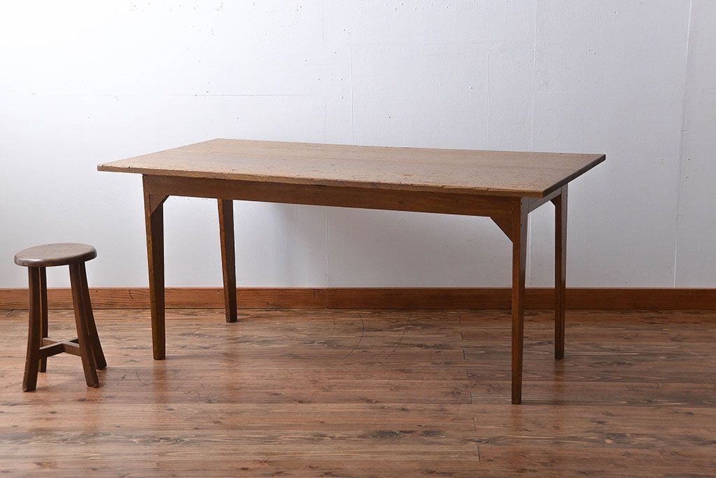 アンティーク家具　アンティーク　ナチュラルな木味の古いシンプルなダイニングテーブル