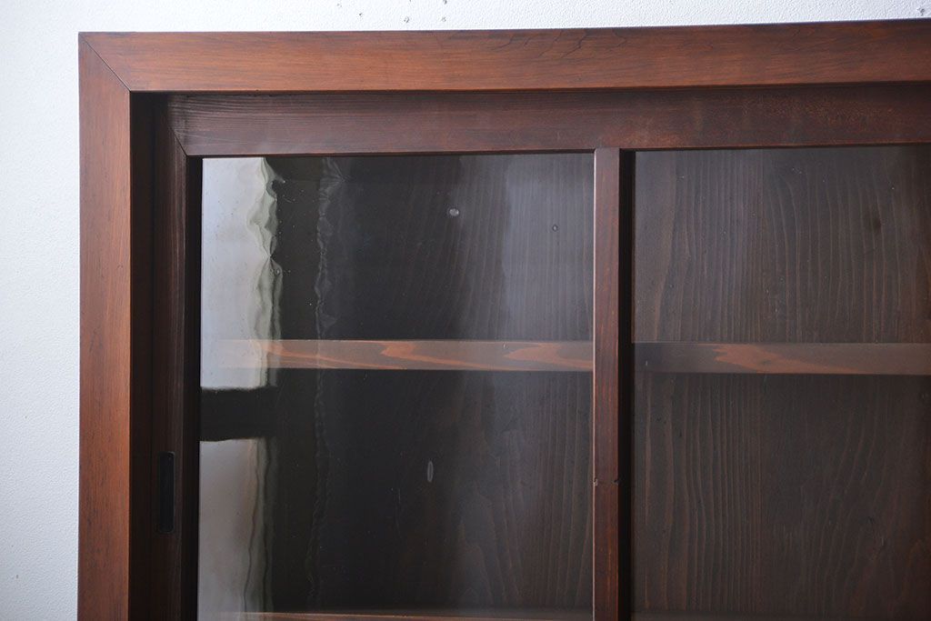 アンティーク家具　和製アンティーク　古い木製の引き戸付き大きな薄型収納棚