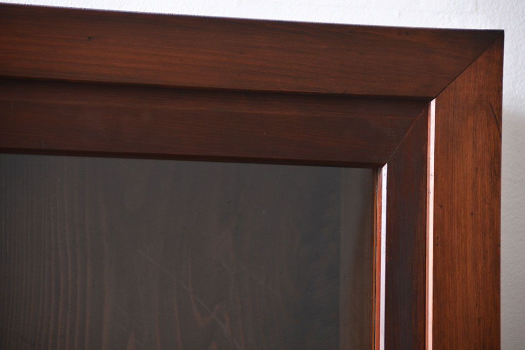 アンティーク家具　和製アンティーク　古い木製の引き戸付き大きな薄型収納棚