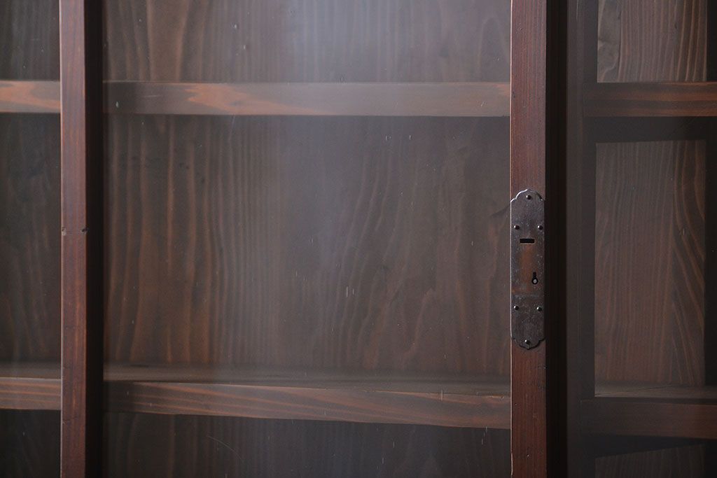 アンティーク家具　和製アンティーク　古い木製の引き戸付き大きな薄型収納棚