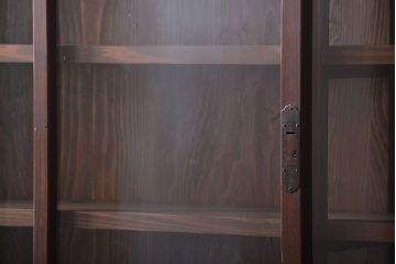 アンティーク家具　和製アンティーク　古い木製の引き戸付き大きな薄型収納棚