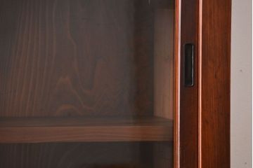 アンティーク家具　和製アンティーク　古い木製の引き戸付き大きな薄型収納棚