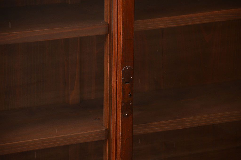 アンティーク家具　和製アンティーク　古い木製の引き戸付き大きな薄型収納棚