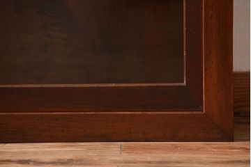 アンティーク家具　和製アンティーク　古い木製の引き戸付き大きな薄型収納棚