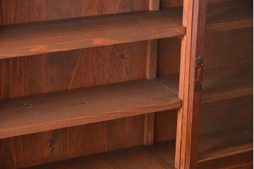 アンティーク家具　和製アンティーク　古い木製の引き戸付き大きな薄型収納棚