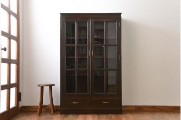 アンティーク家具　アンティーク　面取りガラス観音扉の引き出し2杯付き本箱